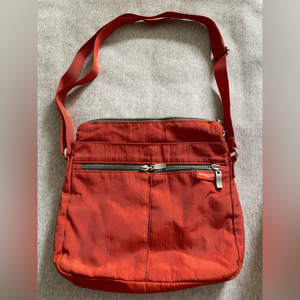 Baggalini Orange Crossbody Purse With 52inch Adjustable Strap Baggalini Orange Crossbody Purse With 52inch Adjustable Strap